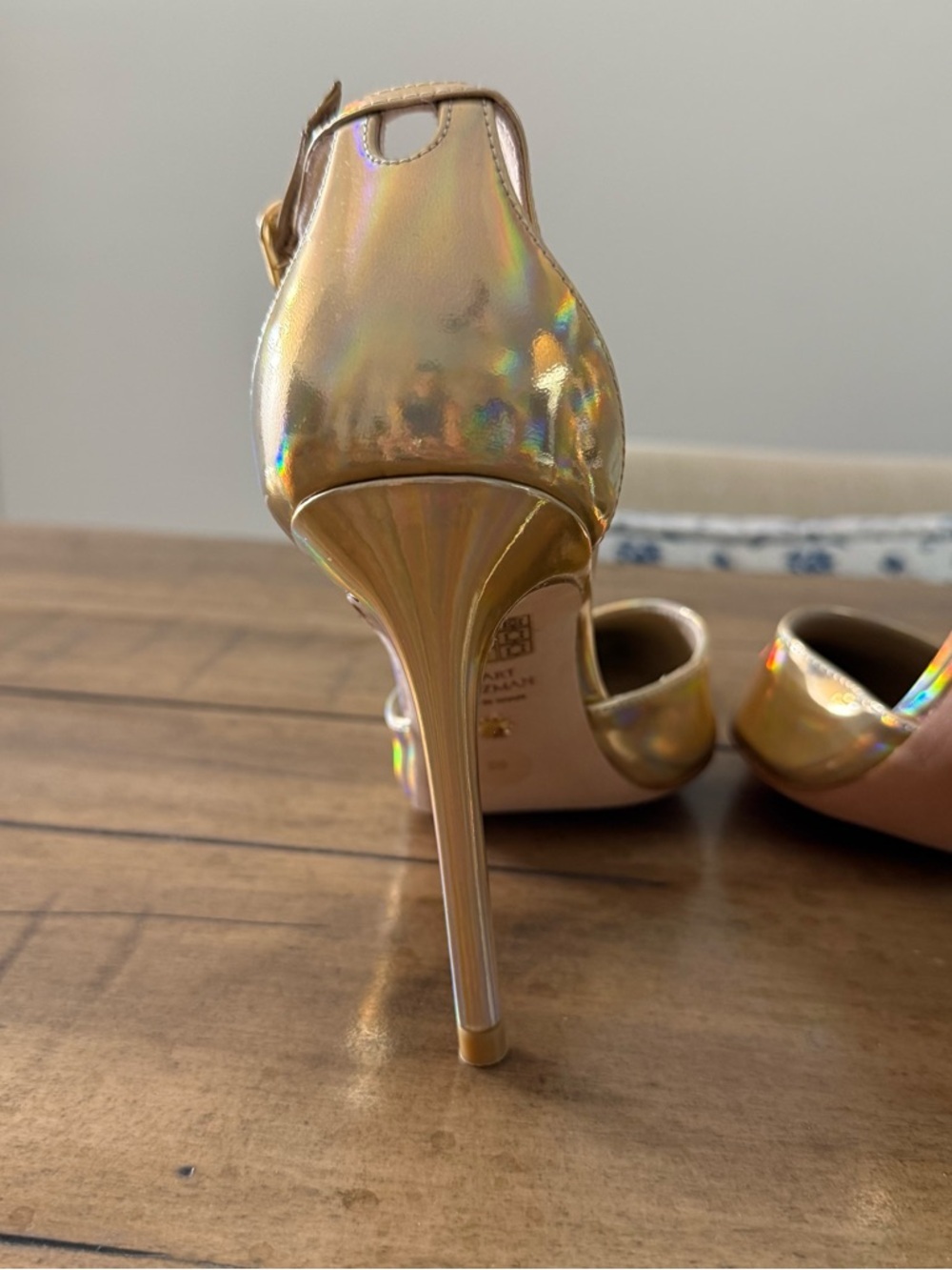 Stuart Weitzman Size 8 Iridescent Gold Pointed-Toe Ankle-Strap Pumps - Picture 6 of 7
